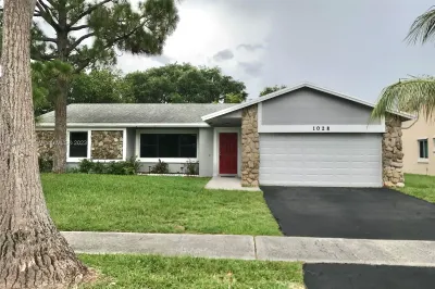 1028 SW 49th Ter 1
