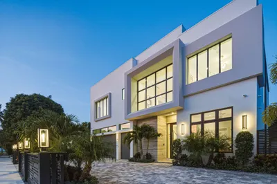 1300 NE 4th Court 1