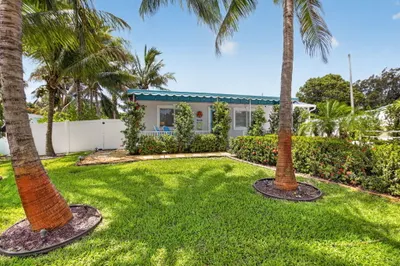 468 W Ocean Avenue 1