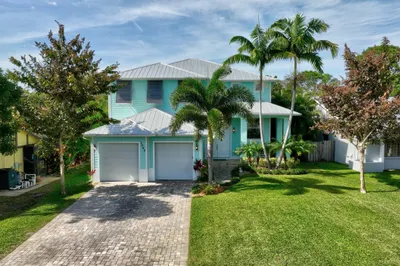 1468 SW Peninsula Lane 1