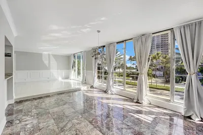10210 Collins Avenue #301 1
