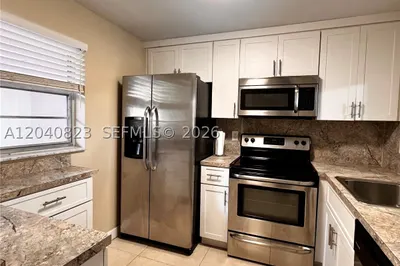 9235 Lagoon Pl #109 1
