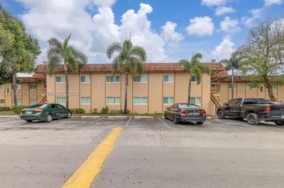 2804 NW 39th Way #201 1