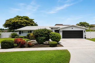3203 NE 6th 1