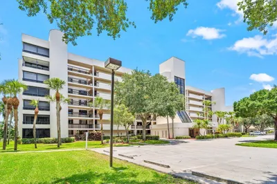 6320 BOCA DEL MAR Drive #302 1
