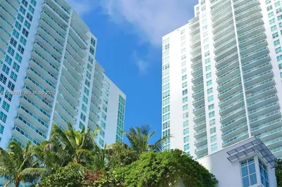 951 Brickell Ave #1808 1