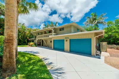 304 SW Indian Groves Drive 1