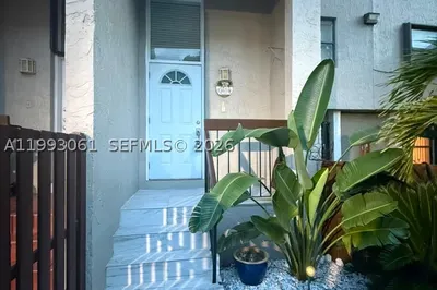 10000 NW 9th St Cir #11 1