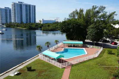 2910 Point East Dr #M609 1