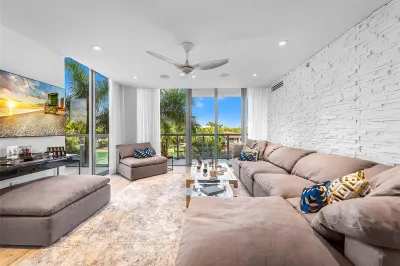 9940 W Bay Harbor Dr #3H-N 1