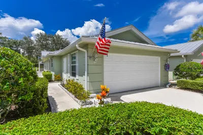 1711 SW Waterfall 1