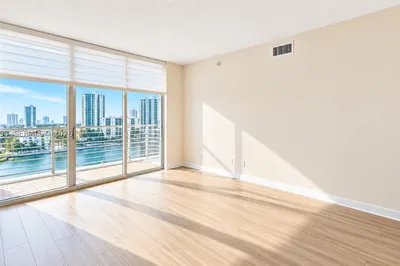 335 S Biscayne Blvd #1601 1