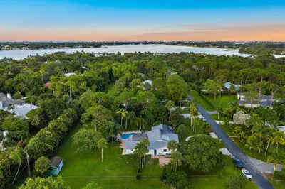 5501 Old Fort Jupiter Road 1