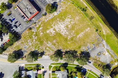 3900 NW 37th Street 1