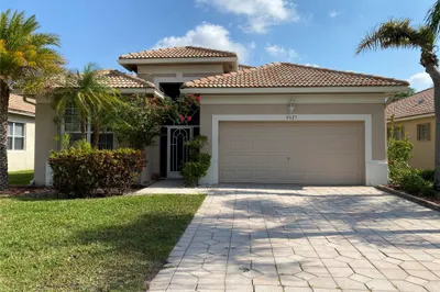 8627 San Andros 1