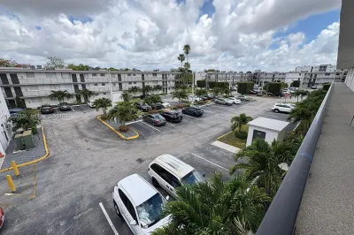 14185 SW 87th St #A-304 1