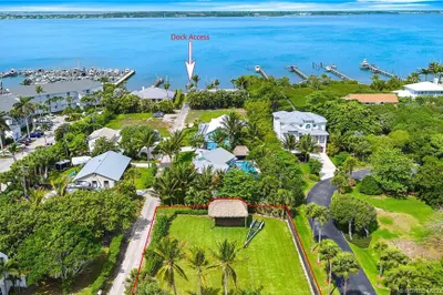 5237 NE Shore Village Terrace 1