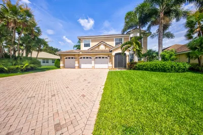 1681 Lakefield North Court 1