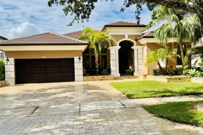3140 SW 194th Te 1
