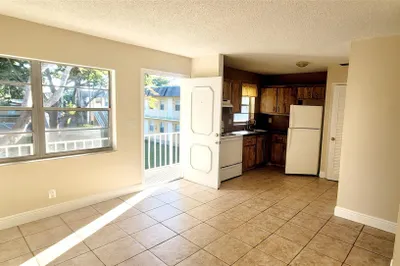 5192 NE 6th Avenue #823 1