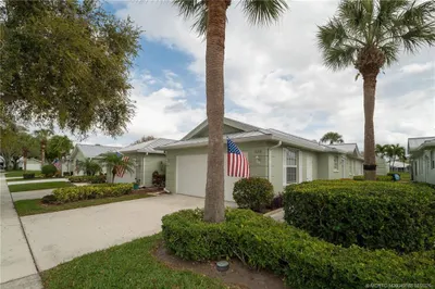 1658 SW Waterfall Boulevard 1