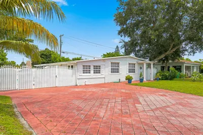 3239 Dolan Road 1