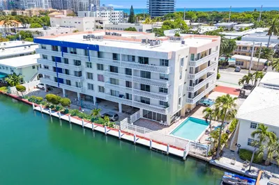 8530 Byron Ave #302 1