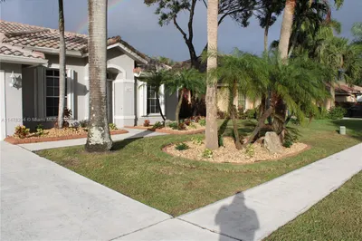 6433 NW 54th St 1