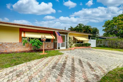4347 NW 2nd Court 1