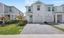 5747 SE Edgewater Circle Photo