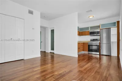 719 Meridian Ave #5 1