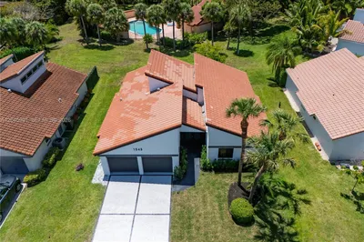 1543 SW 1st Ave 1