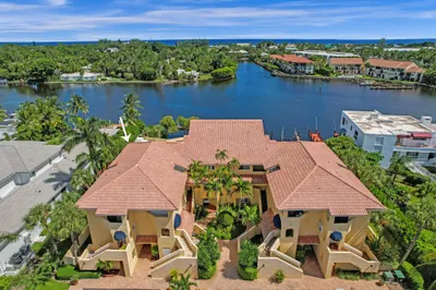 931 Palm Trail #1 1