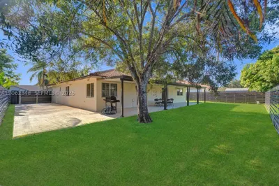 581 SW 169th Way 1