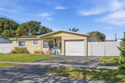 2211 NW 46th Ave 1