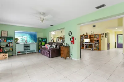 10307 NW 70th St 1
