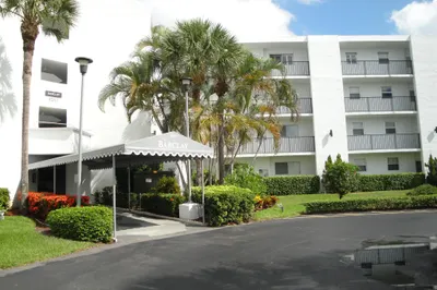 3425 Via Poinciana #107 1