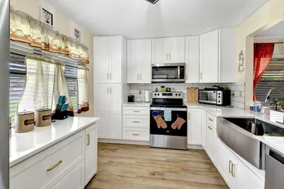 1751 Palmland Drive 1