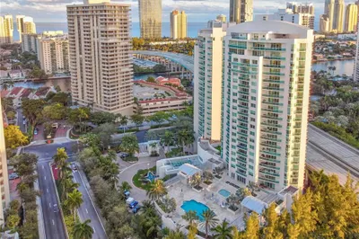 Aventura Residential 1