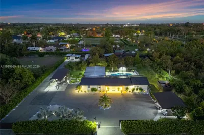 NIGHT VIEW