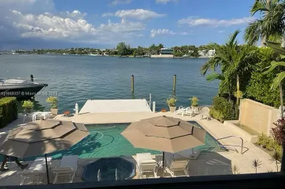 Dock