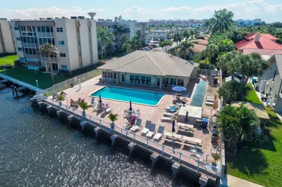 650 Snug Harbor Drive #G407 1