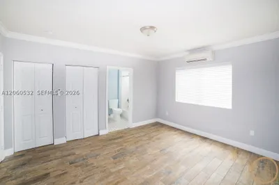 53 NE 49th St #5A 1