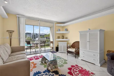 6600 Royal Palm Blvd #207B 1