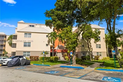 8215 Lake Dr #502 1
