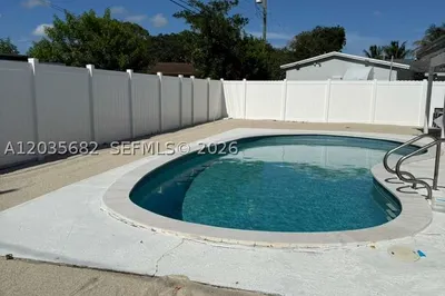 3811 NW 6th Pl 0 1