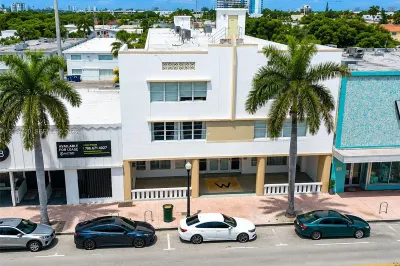 7326 Collins Ave #203 1
