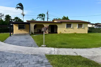 7899 NW 174th Ter 1