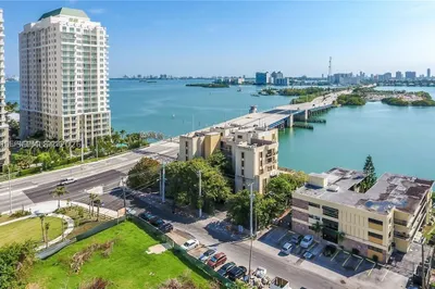 7845 NE Bayshore Ct #8 1