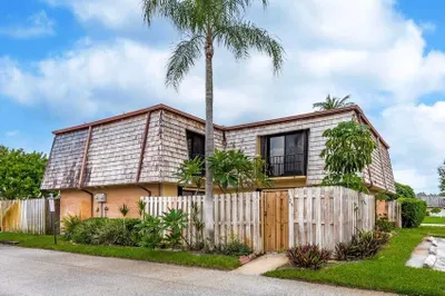 124 Lake Arbor Drive 1